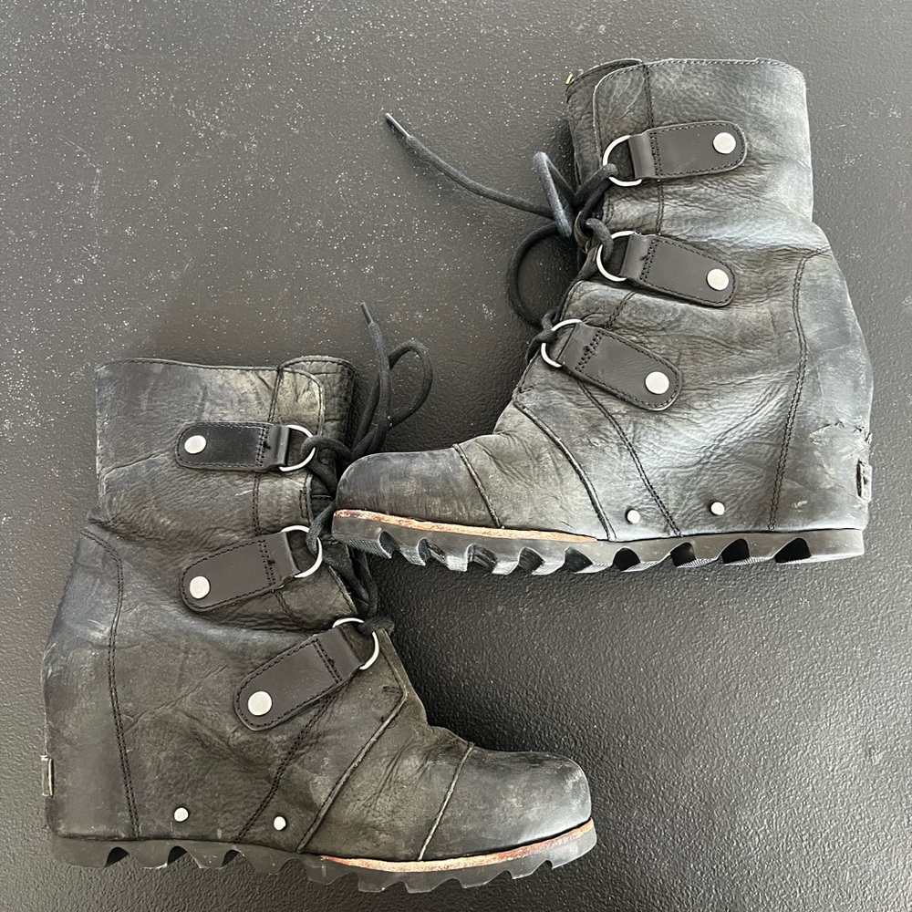 Sorel Women's Joan of Arctic Hidden Wedge Boots Black 7.5